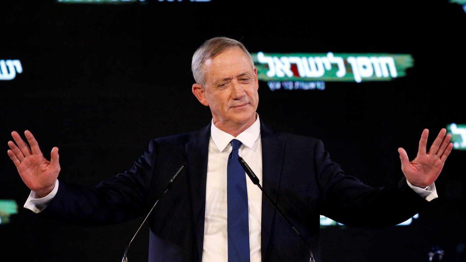 غانتس يؤبّد اليمين كخيار وحيد في إسرائيل