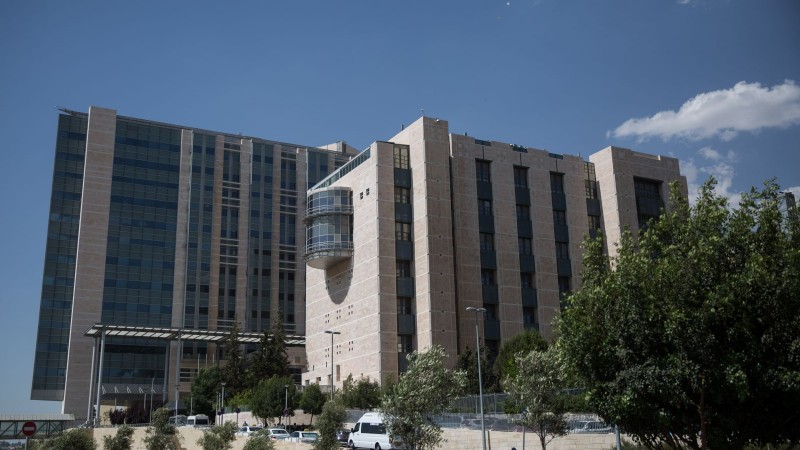 العلاج في المستشفيات "الإسرائيلية": هل تستطيع السلطة الانفكاك؟ 