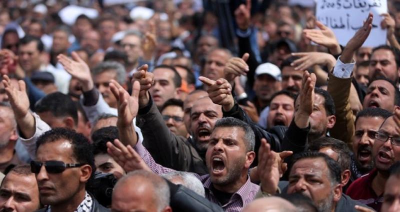 مرة أخرى ... رفع العقوبات عن غزة